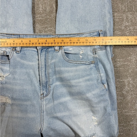 American Eagle Highest Rise Distressed Mom Jean Light Wash Size 10 Long Flawed - Picture 5 of 10